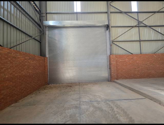 2,199M² WAREHOUSE TO LET IN CROWN